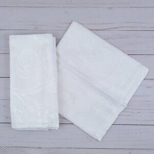 Fabric Dinner Napkins White Leaf Swirl 17x17 inch Set of 4